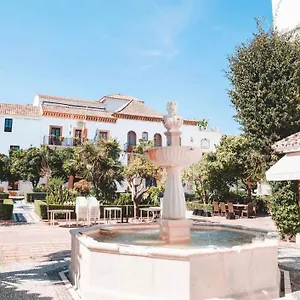 https://apartamento-plaza-de-los-naranjos.1costadelsol.com
